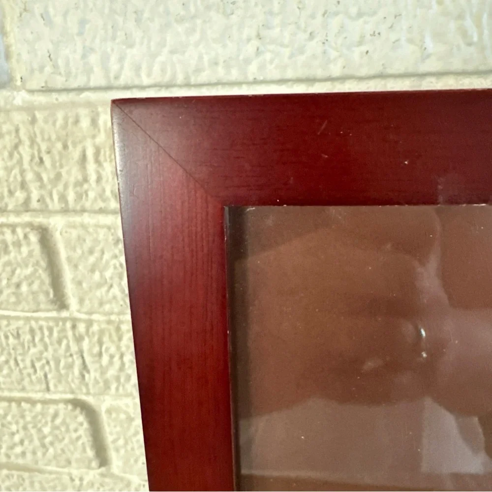 Burnes Wooden Picture Frame in Cherry Red - 8x10